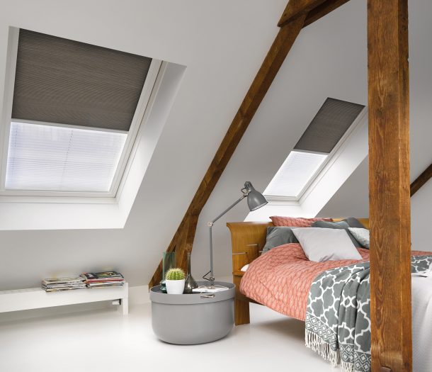 Duettes verduisterend raamdecoratie zonder boren voor dakraam | de Woonspecialist