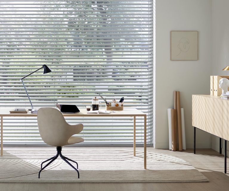 Horizontale jaloezieen – Sunway – wit – werkkamer – liggend