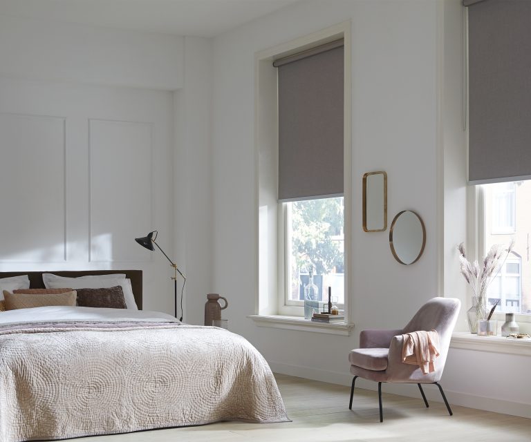 Rolgordijn – Sunway – bruin – slaapkamer – liggend