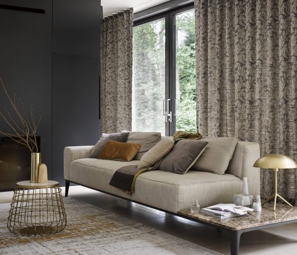 Artex_raamdecoratie in het donker