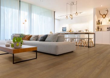 INTR woonkamer vloer en Forest raamdecoratie