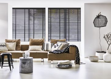 Bece horizontaal zwart_raamdecoratie donker blog