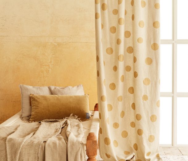 zomers gordijn lichtgeel