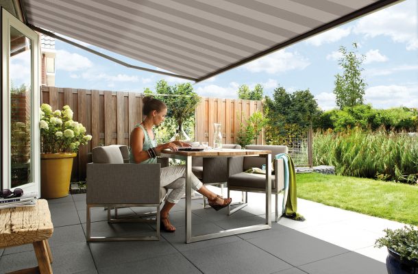 Buitenzonwering | Knikarmscherm | de Woonspecialist