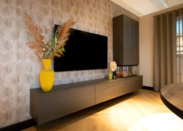 TVkast – Allure – zwevend – donker – bruin – woonkamer – tv – kachel – liggend