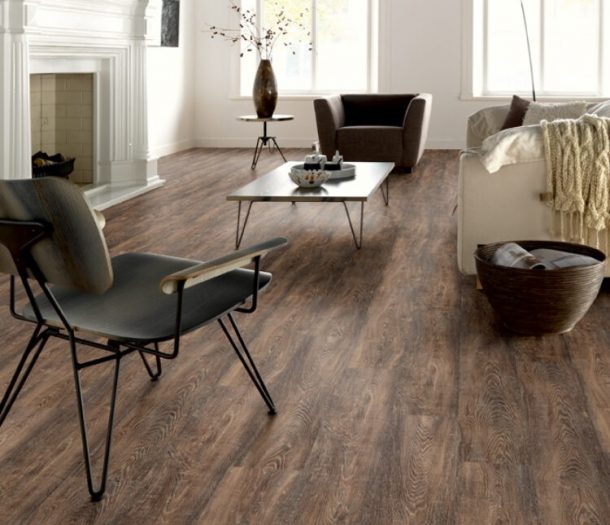 Pvc vloer lange stroken bruin in woonkamer