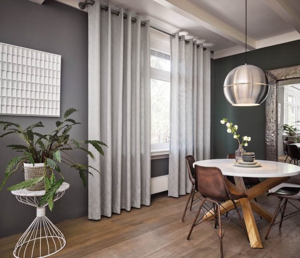 Grijze gordijnen eetkamer