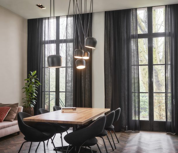 Gordijn – Inbetweens – Artelux – Zwart – Salie – sfeerfoto – Liggend