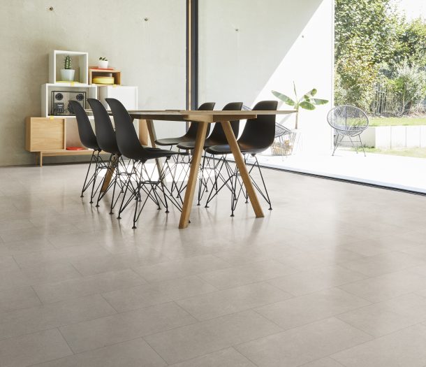 Pvcvloer betonlook tegels kamer