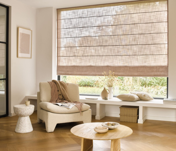 Vouwgordijn – Luxaflex – beige – woonkamer – vierkant