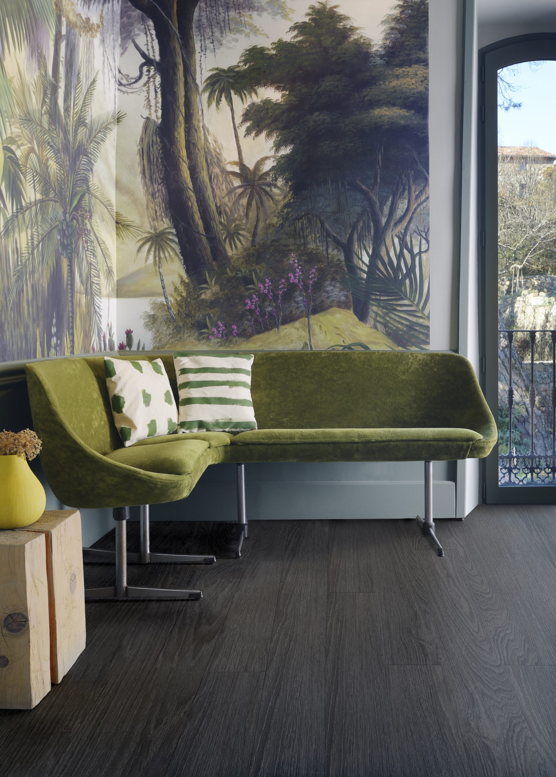 Zwarte laminaatvloer