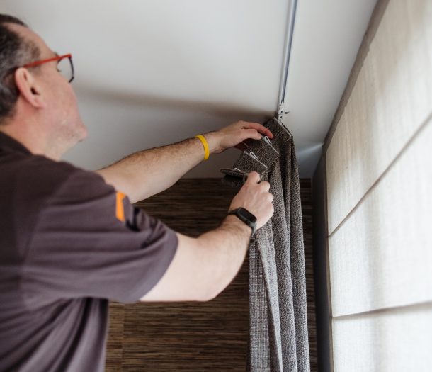 Gordijnen van de Woonspecialist inclusief inmeten en monteren