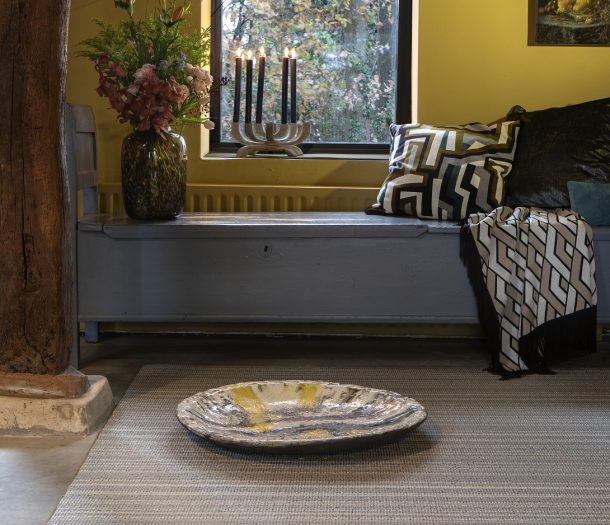 Wollen vloerkleed groot lichtgrijs gestreept woonkamer