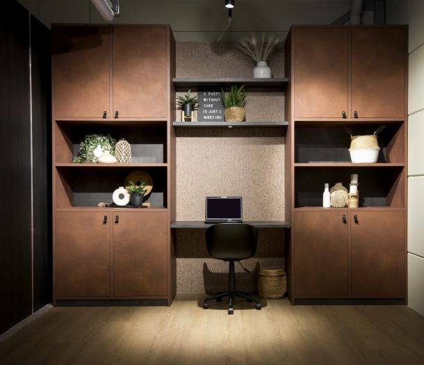 Wandkast – bureau – Allure – showroom – bruin- liggend