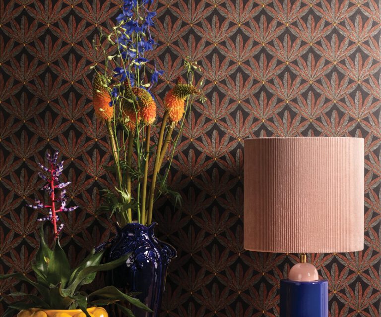 Behang – Masureel – Havana – roodbruin – plant – kamer – staand