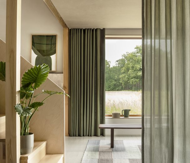 Inbetweens – de Ploeg – distel – groen – sfeerfoto – hal – liggend