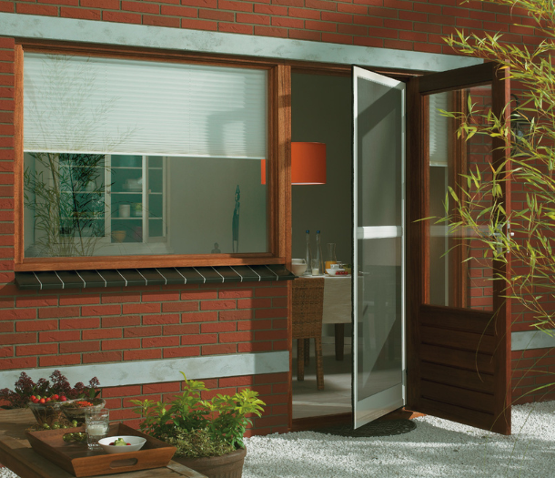 scharnierende hordeur van Luxaflex