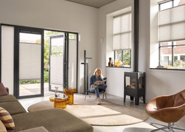 Raamdecoratie zonder boren voor openslaande tuindeuren en ramen, woonkamer plisse wit.