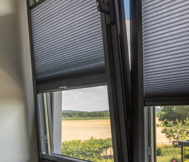 Raamdecoratie zonder boren voor draaikiep raam